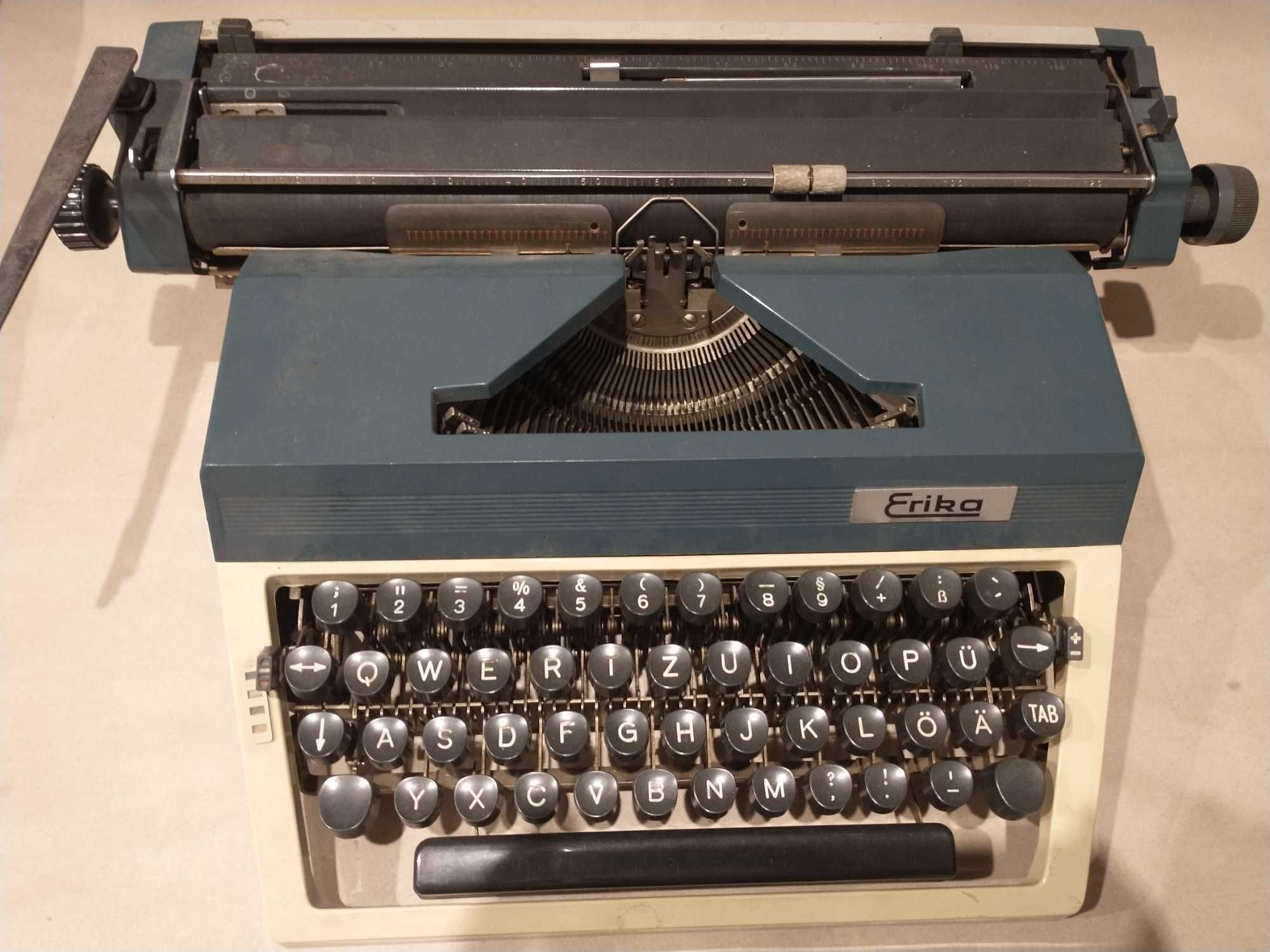 Stara maszyna do pisania Erika