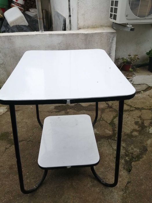 mesa de apoio vintage , ver bem as fotos