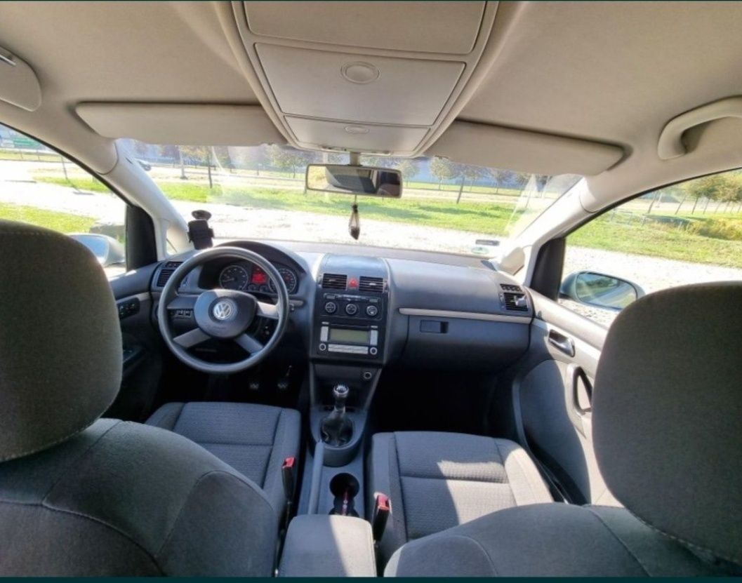 Volkswagen Touran 1,6 benzyna