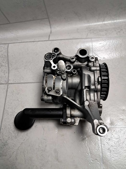 Pompa oleju 04L 145 208 Audi VW Seat Skoda