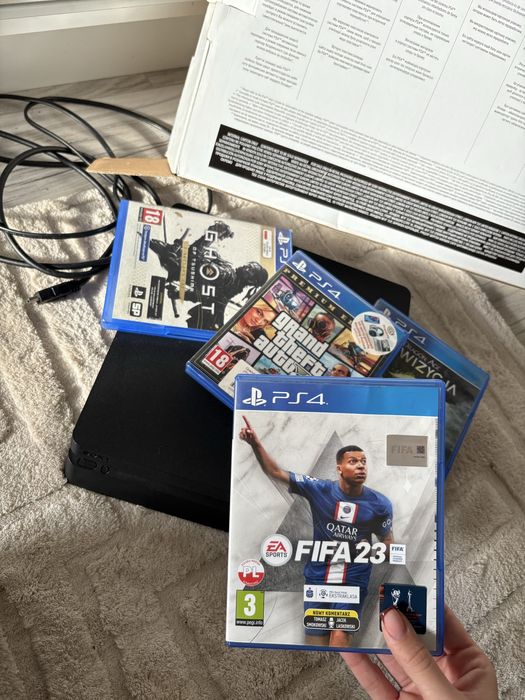 Konsola PlayStation 4 +pady,gry