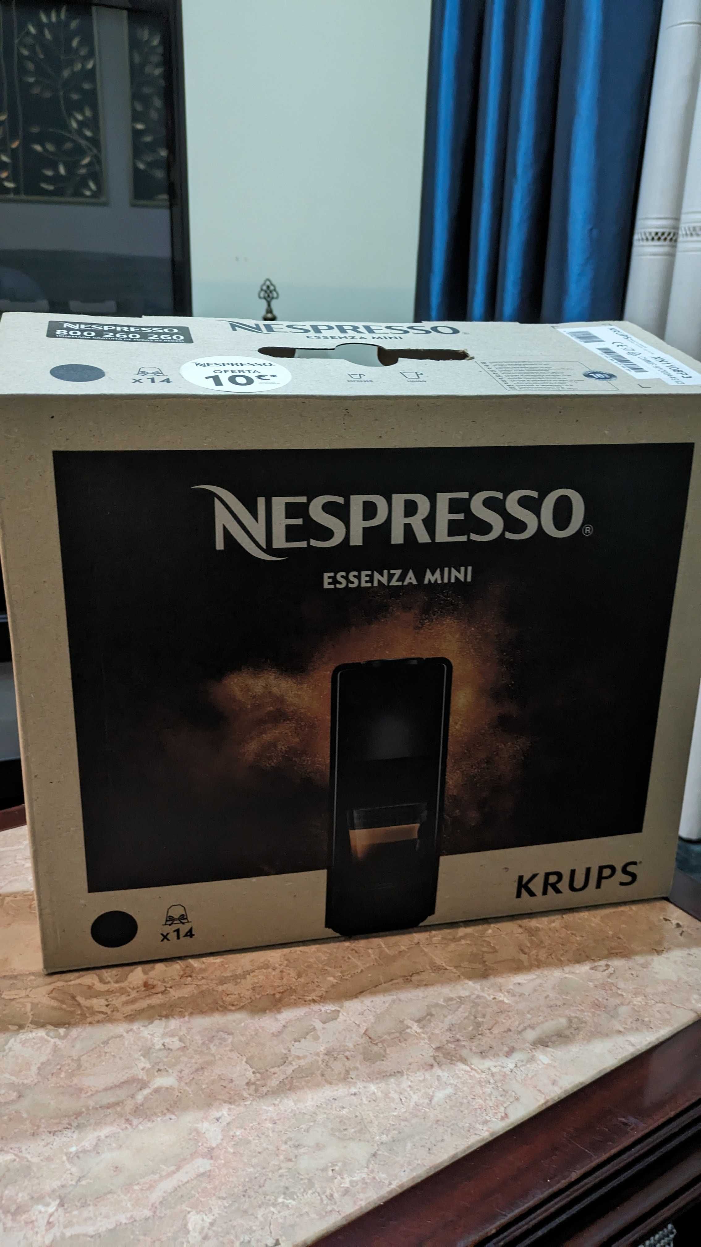 Máquina Nespresso Essenza Mini Krups, Preta, Nova na caixa nunca usada