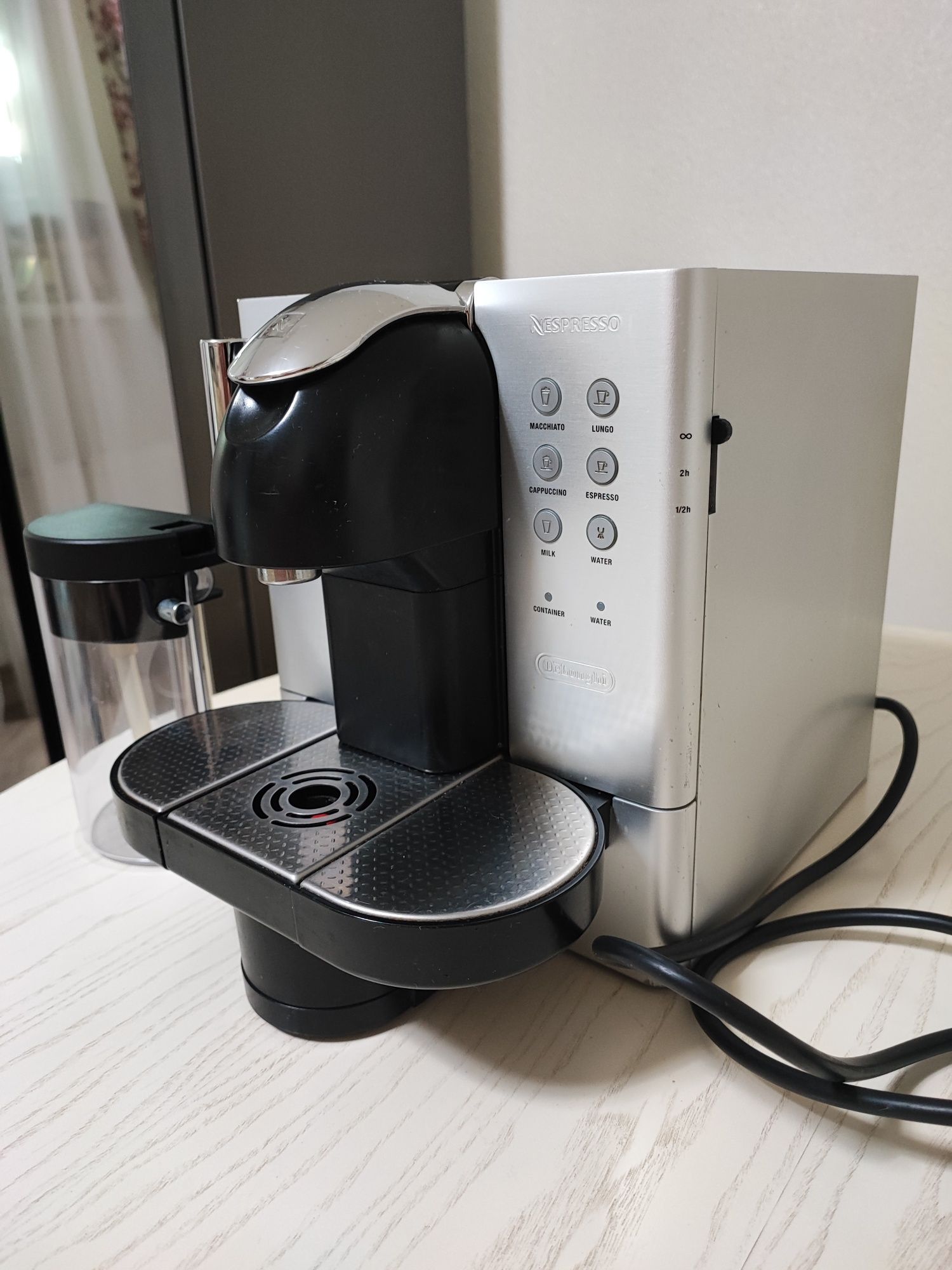Кавомашина капсульна Delonghi Nespresso en720m