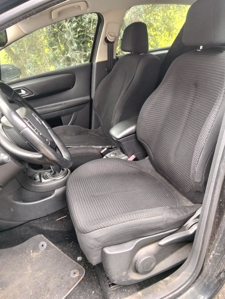 Citroen C4 1.6 HDI avariado