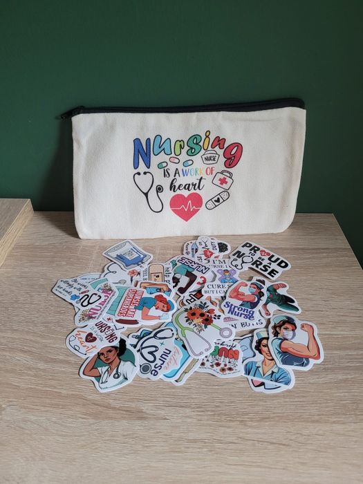 Piórnik/kosmetyczka dla pielęgniarki + naklejki