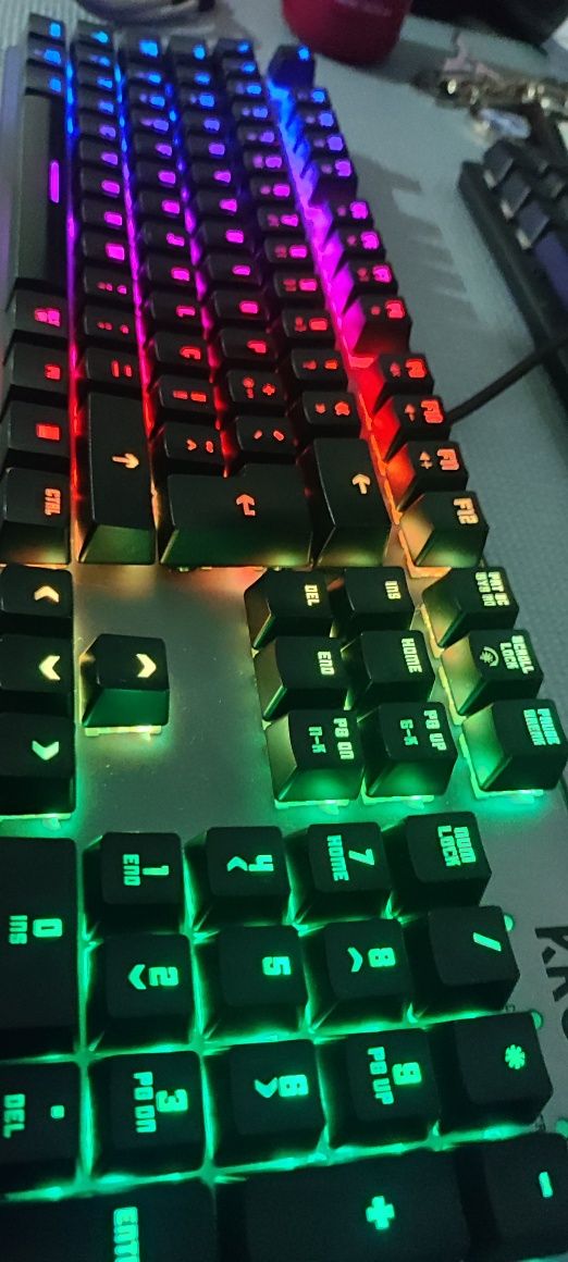 Teclado Mecânico Krom Kernel RGB PT