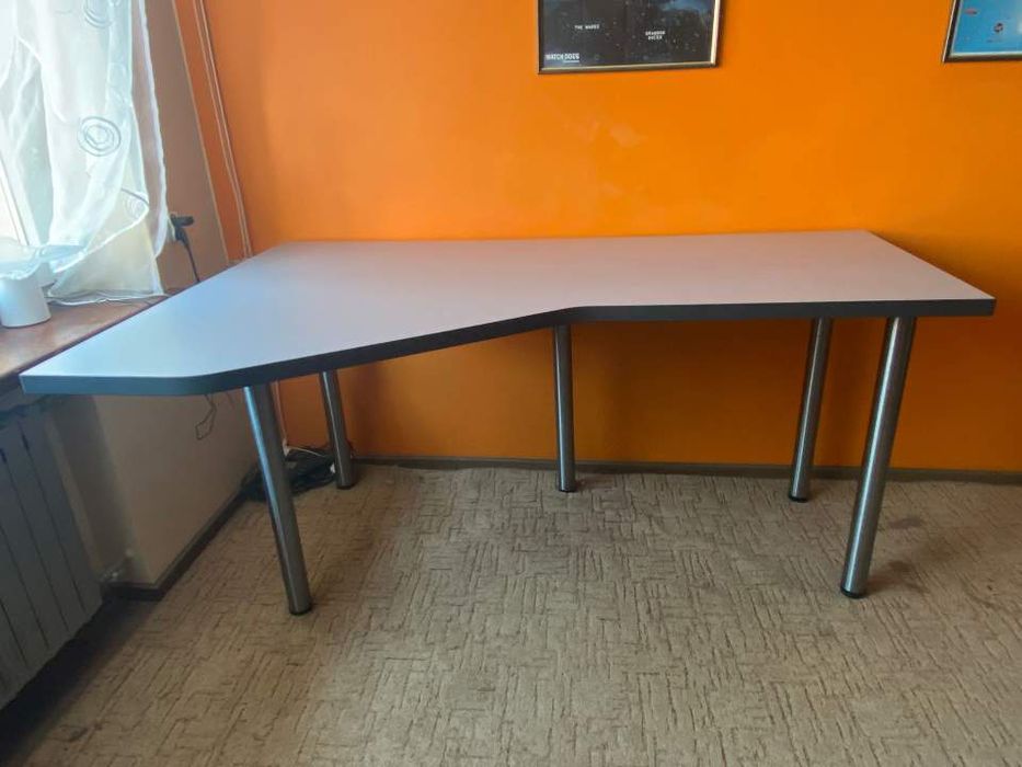 Biurko stolik pod komputer