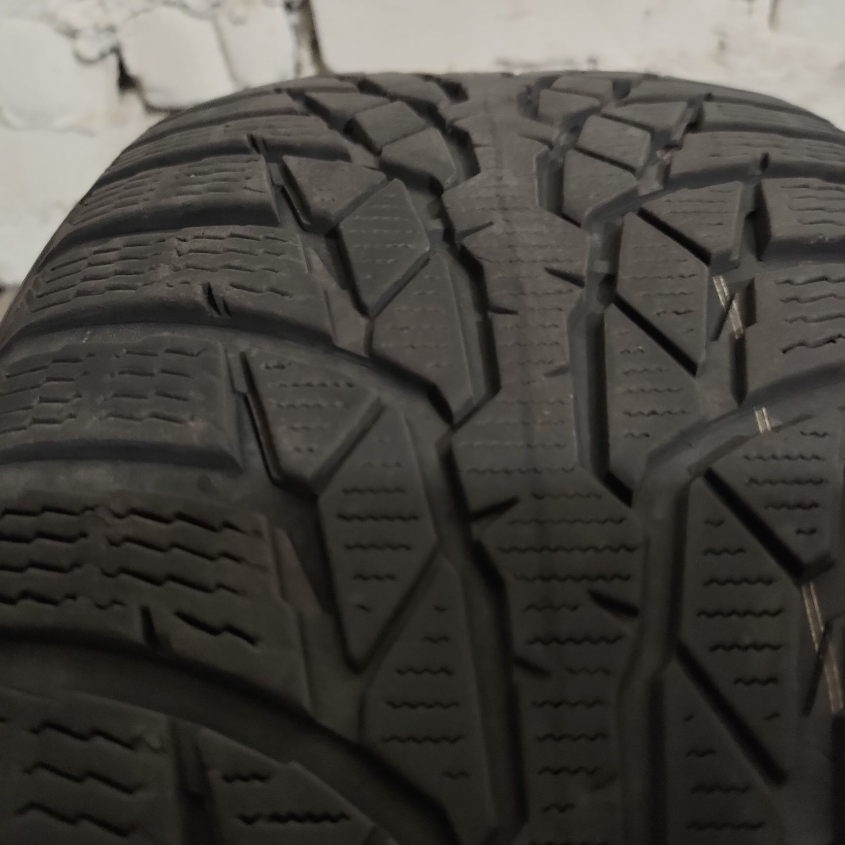 Opony zimowe Nokian 215/55R16 93 H