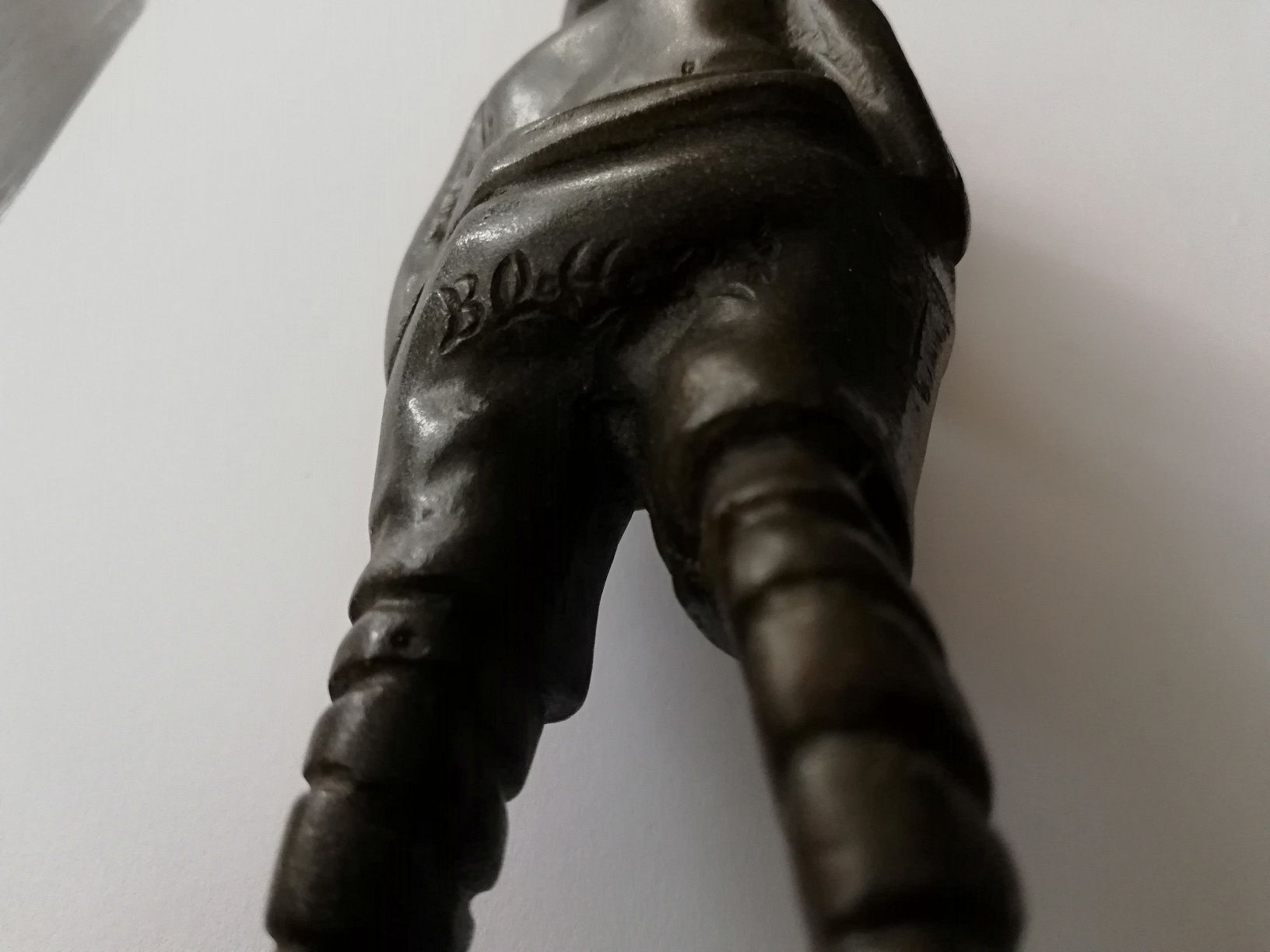 Figurka Powstańca z brązu sygnowana antyk XIX wiek wys 17, brąz patyno