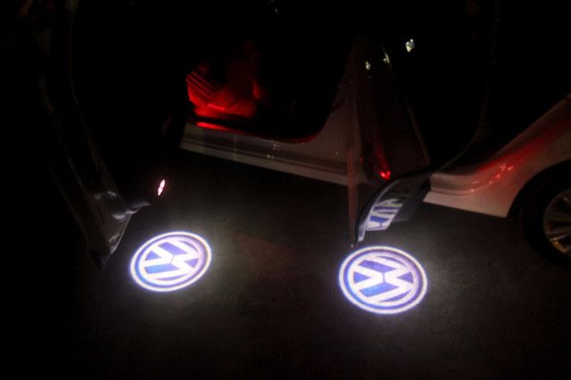 Беспроводная подсветка для дверей с логотипом Volkswagen