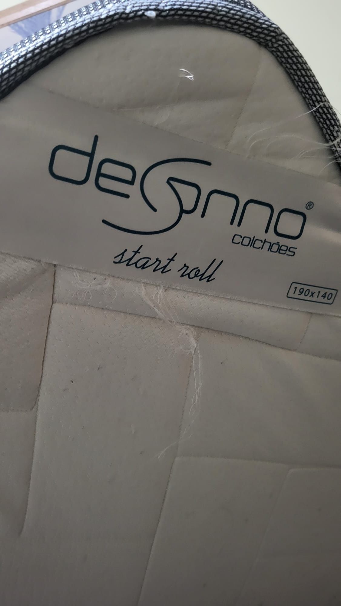 Vendo cama com colchão