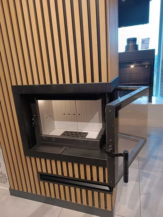 Kominek z boczną szybą i ramką stalową z montażem Kraków Katowice