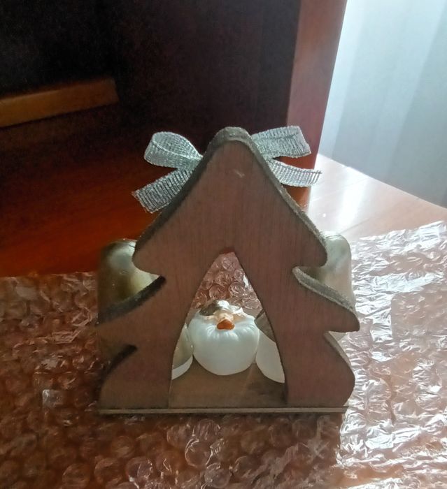 Presépio branco e dourado