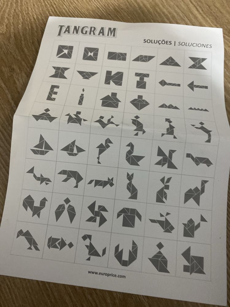 Tangram com todas as peças