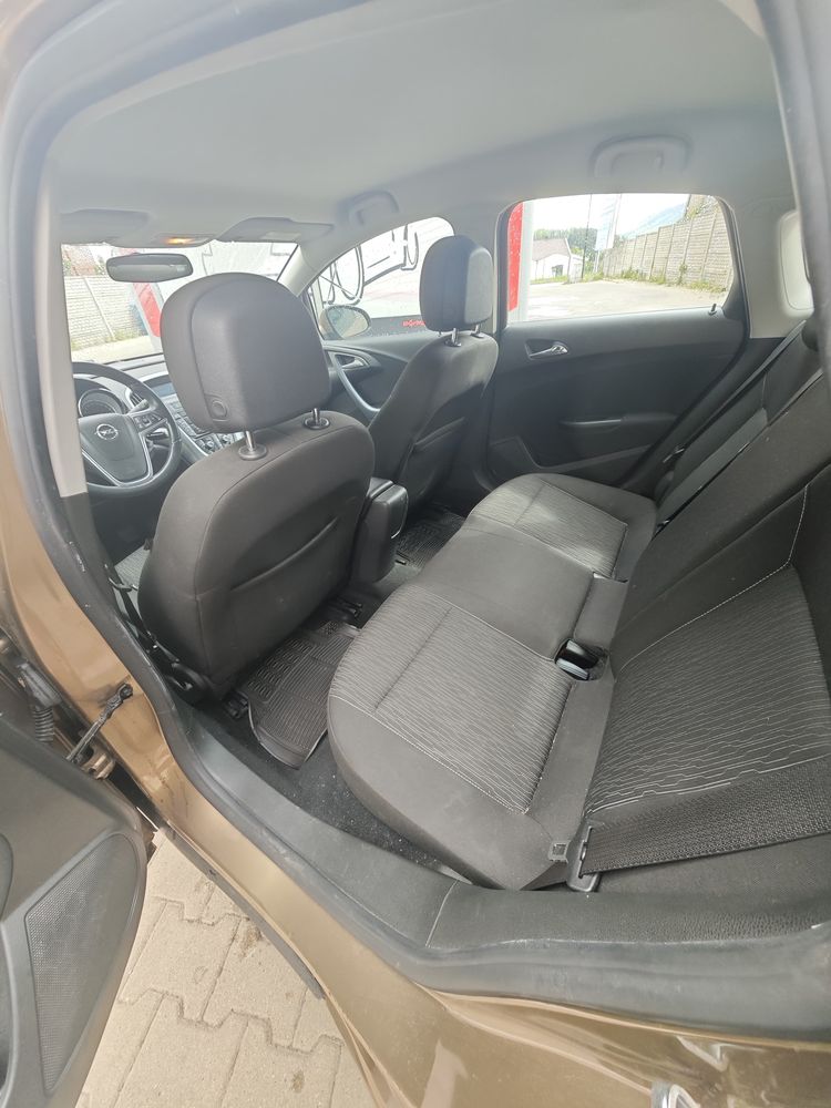 Opel Astra j lift 1.4turbo led