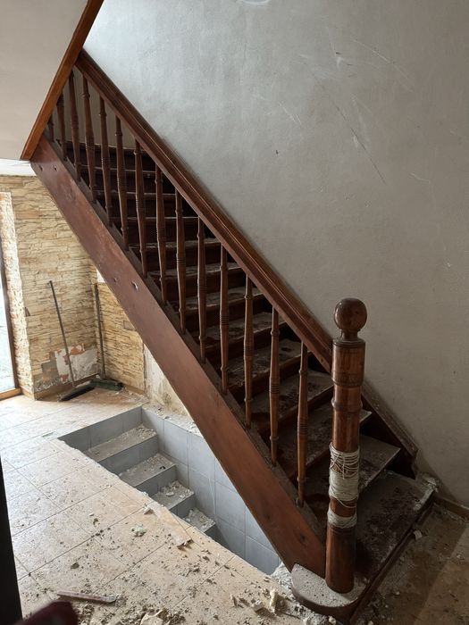 Stare schody drewniane