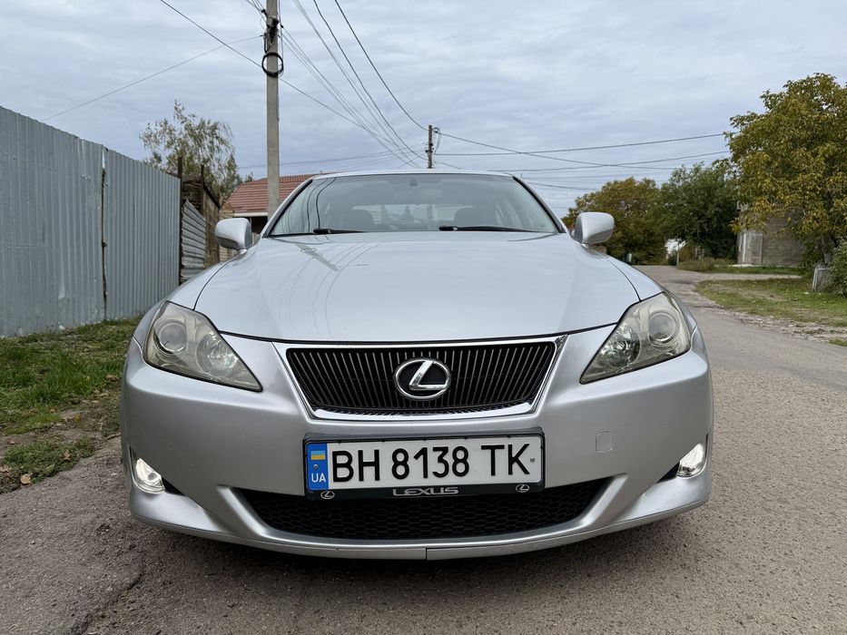 Продам Lexus Is 220d
