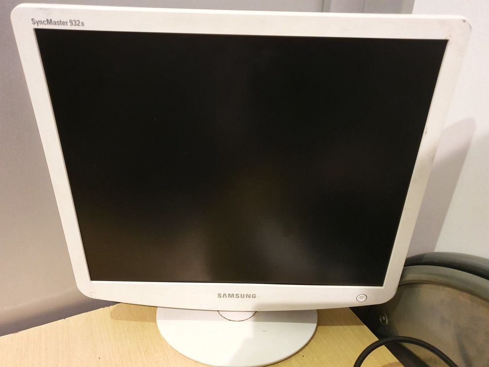 Monitor samsung 19 cali