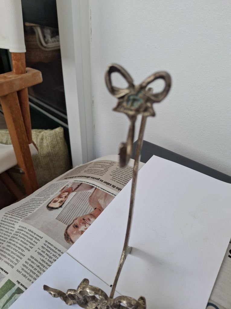 Expositor em metal para chávena