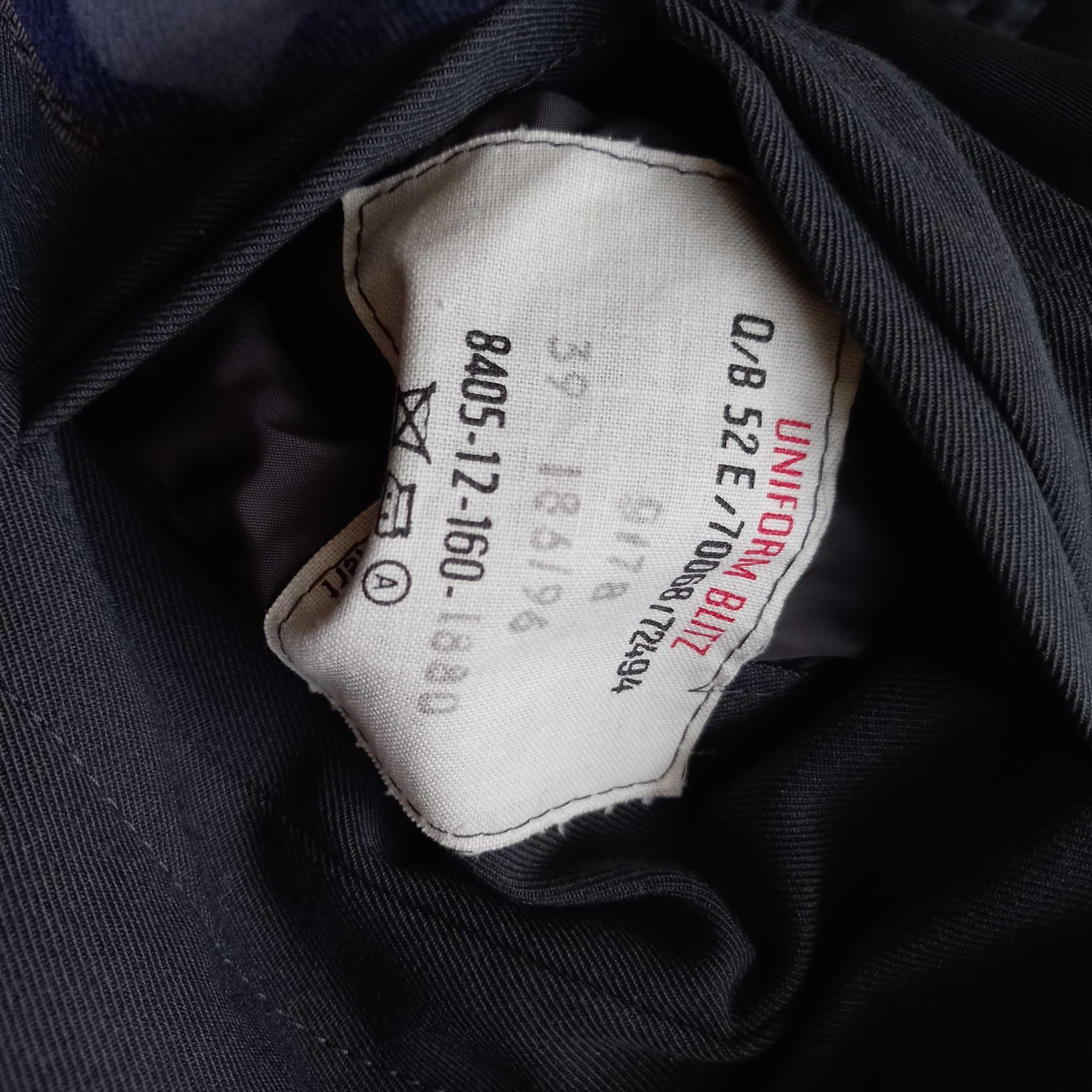 Męski oryginalny niemiecki wojskowy płaszcz UNIFORM BLITZ nr 52.