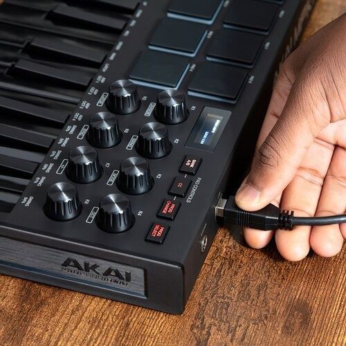 NOWY | A‌kai MPK mini Play mk3 - klawiatura sterująca