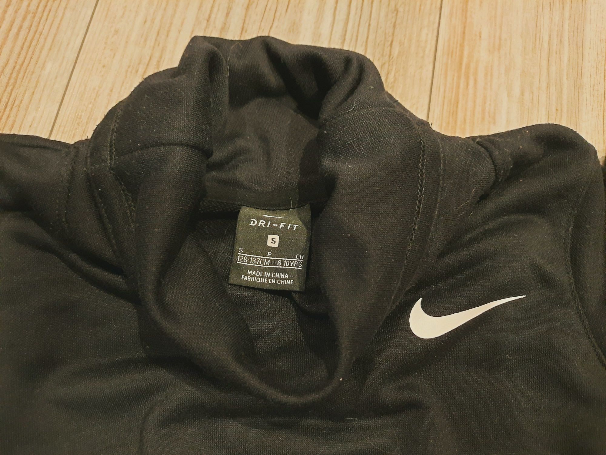 J.nowa bluza Nike unisex r.128-137cm