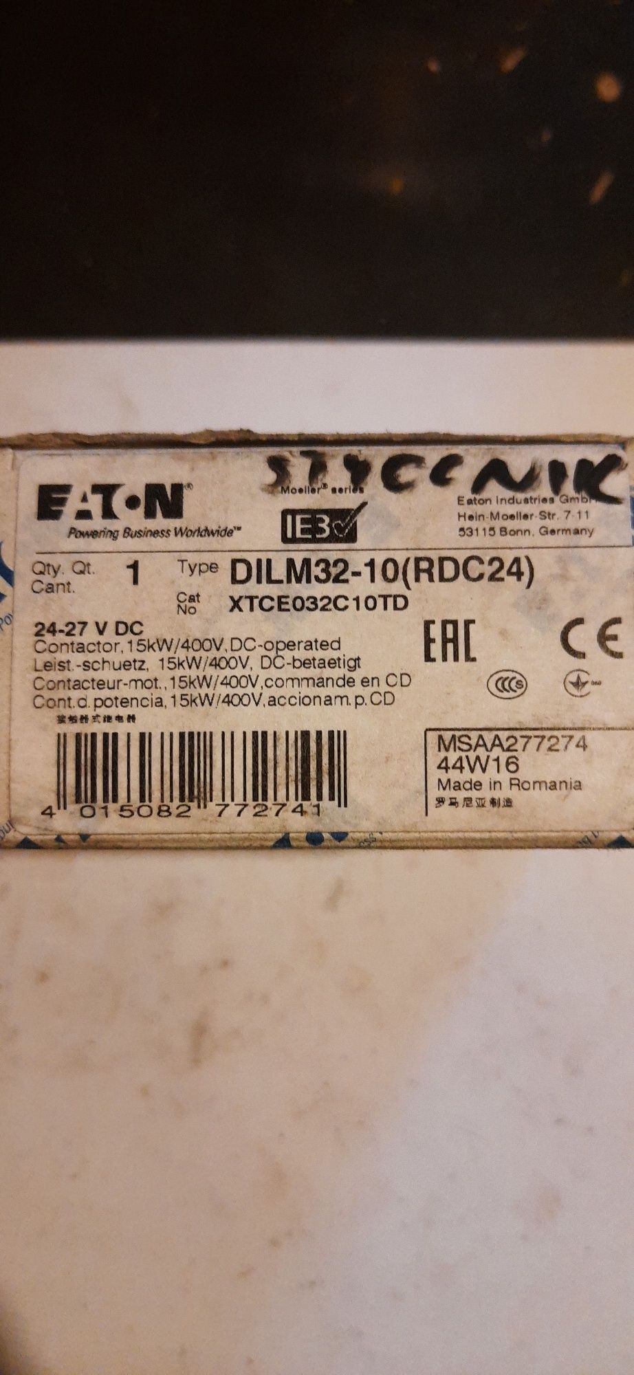 Wyprzedaż garażowa nowych elektrycznych rzeczy