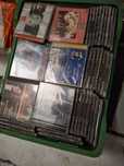 Lote de muitas dezenas de CDs para desocupar