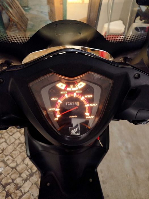 Honda vision com apenas 12600km