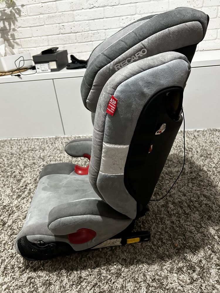 Автокрісло Recaro Monza Nova isofix