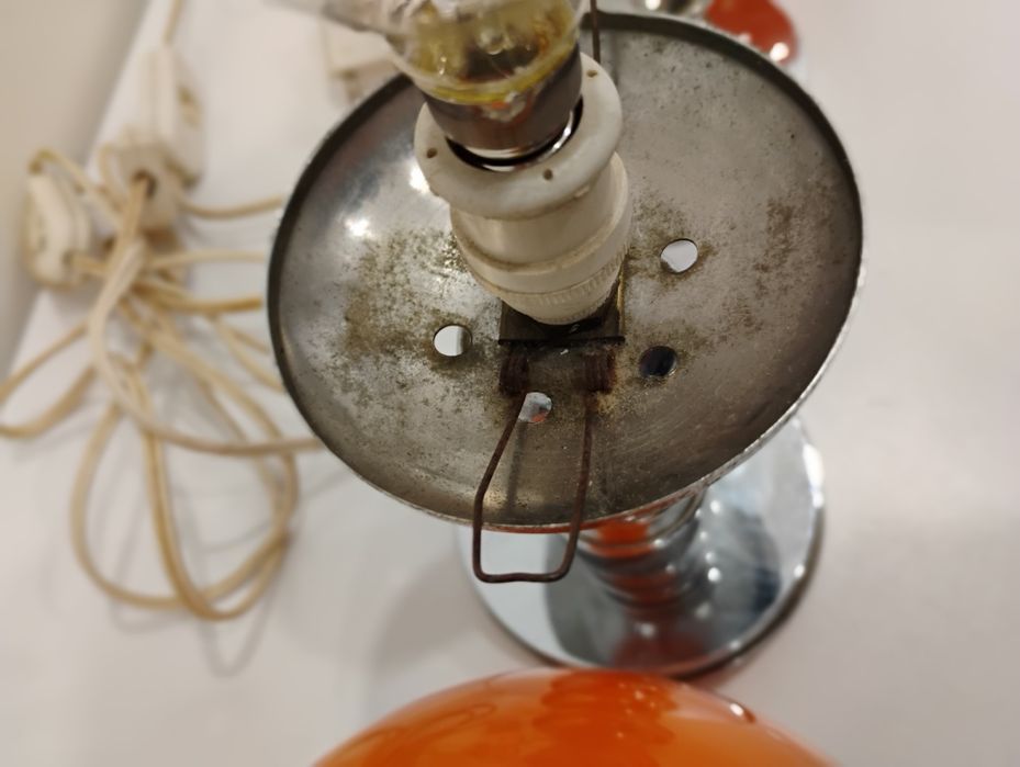 Par de candeeiros vintage com globos de vidro laranja