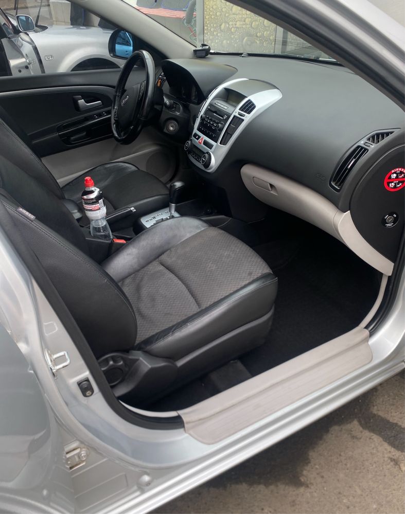 Kia ceed (Киа сид) 2.0 автомат