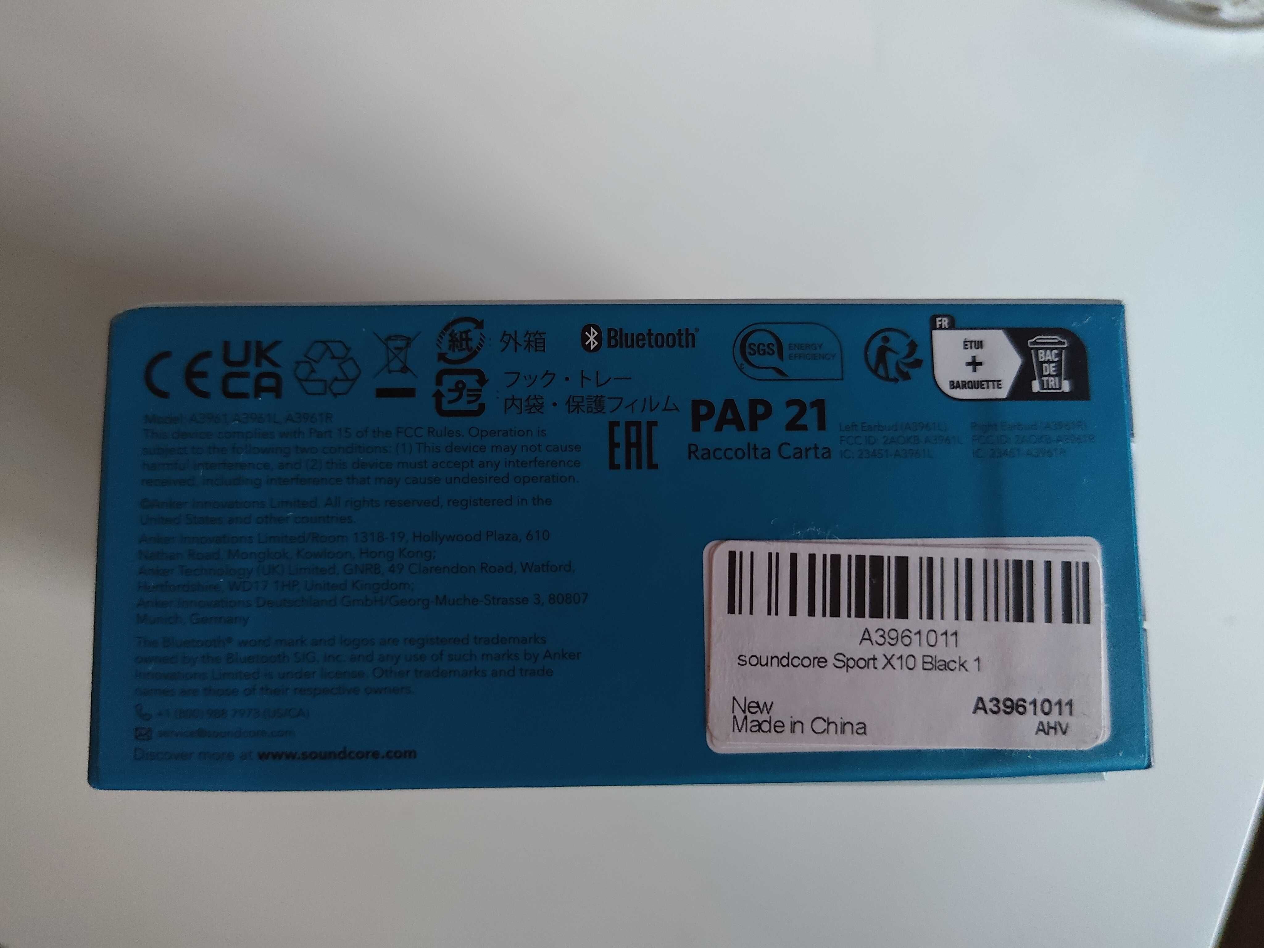 Słuchawki douszne Soundcore Sport X10 - uszkodzone pudełko ładujące