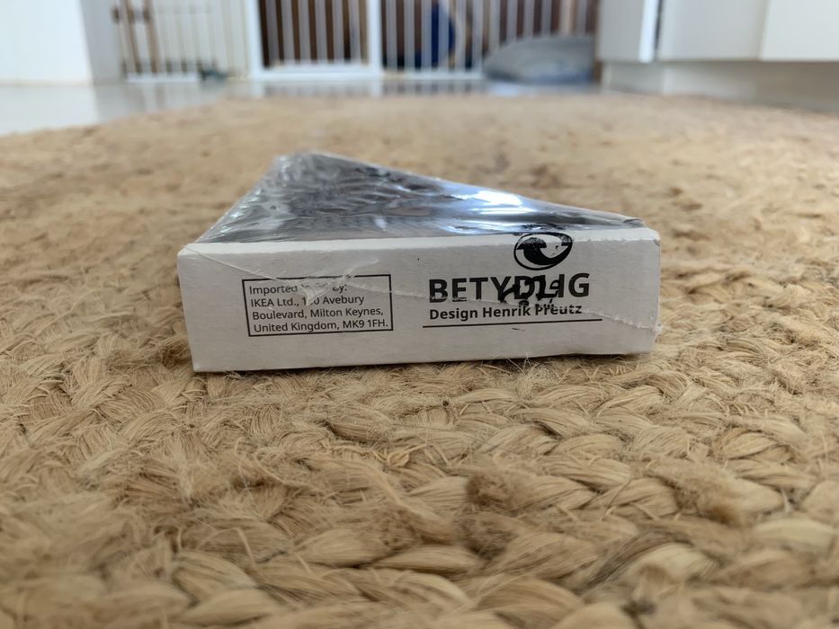 BETYDLIG: Suporte parede/teto, preto