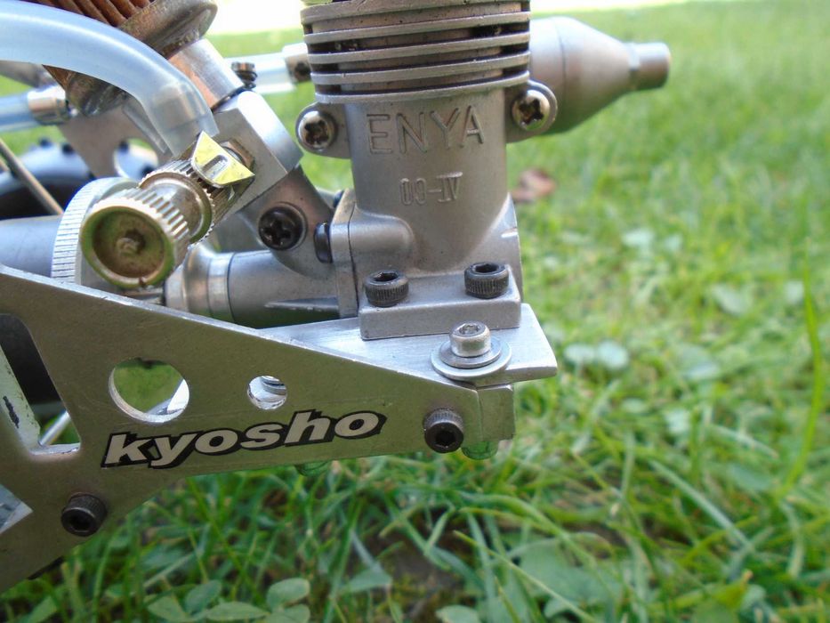 KYOSHO ADVANCE  Buggy 2WD 1:10 Vintage Nitro Spalinowy Model RC