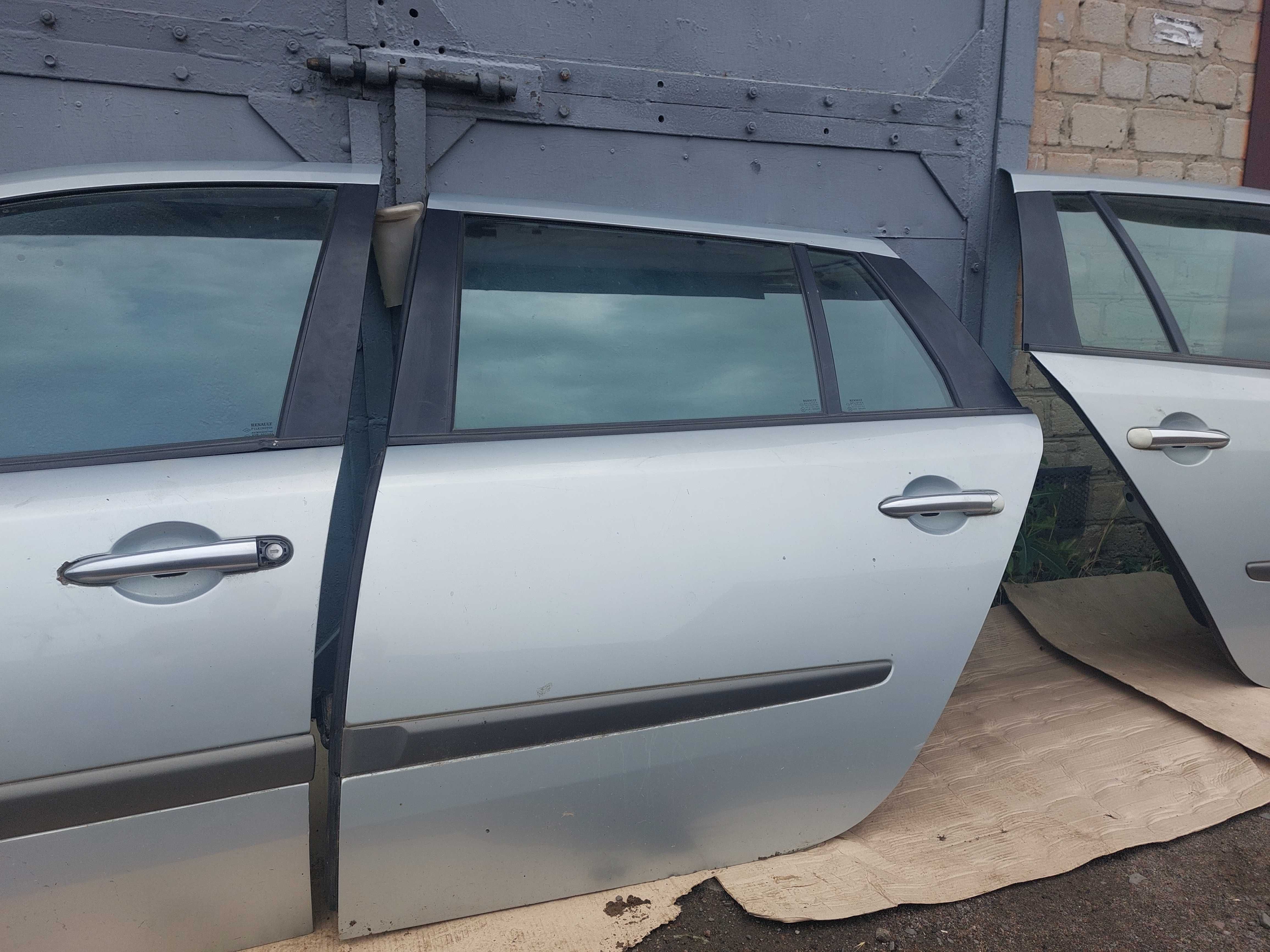 Двері на Renault Laguna 2 універсал Рено Лагуна 2