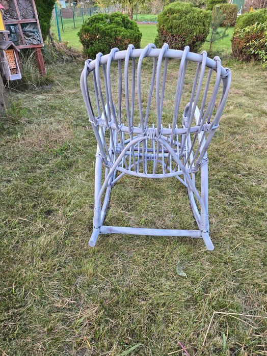 Fotel bujany wiklinowy szary