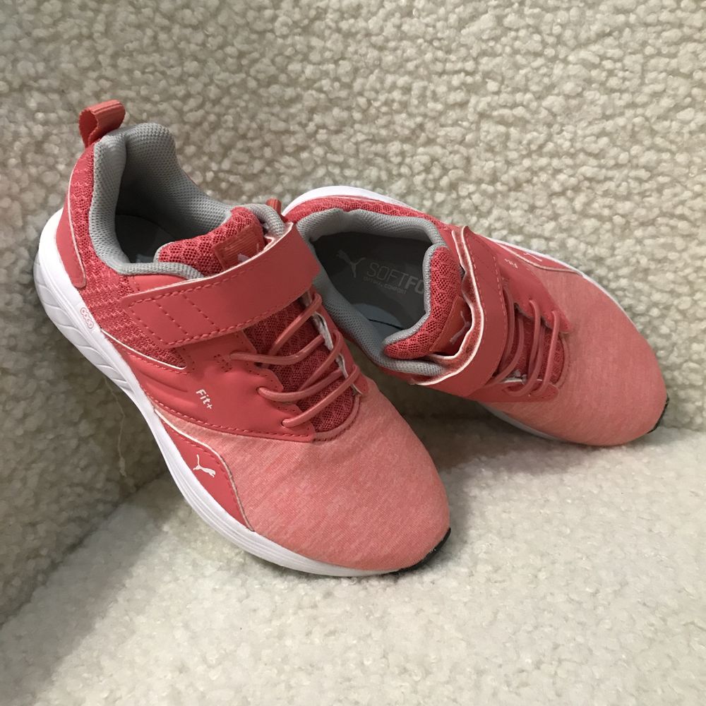 Кроссовки детские PUMA оригинал ЕU29 17,5см. В отличном состоянии