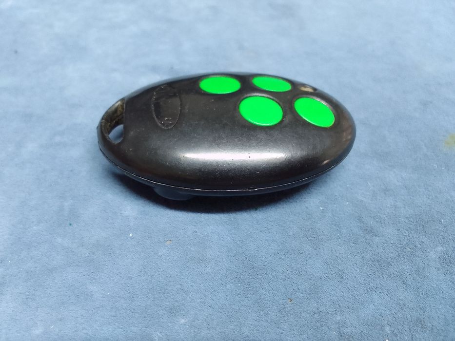 Пульт Скетч для гаража ворот шлакбаума