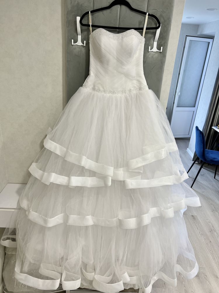 Свадебное платье весільна сукня біла хс с м з камінцями корсет 46 44