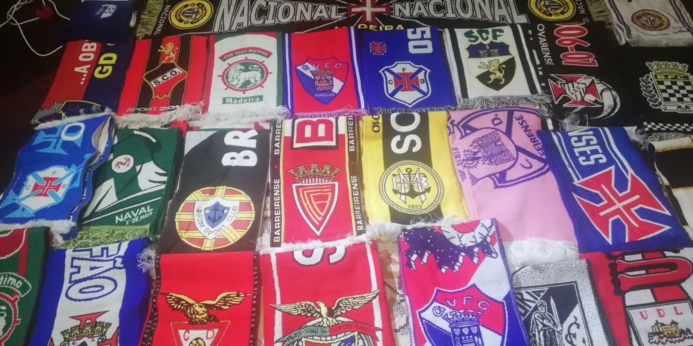 Varios  cachecois de varios preços de varios. Clubes