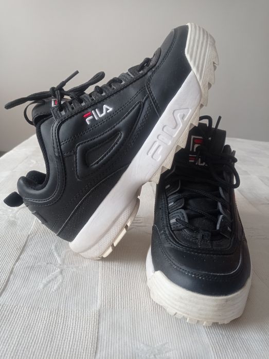 Кросівки фірми Fila