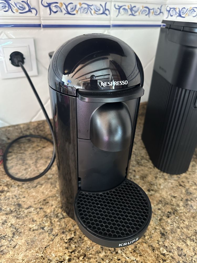 Maquina cafe Nespresso Vertuo