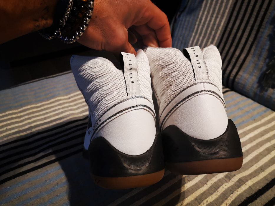 Sapatilhas Everlast.