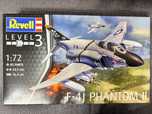 Model do sklekania Reevell 03941 samolot Phantom