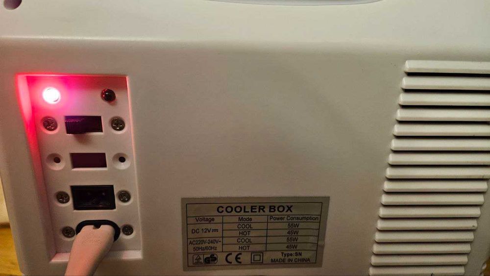 Холодильник для косметики B.FRIDGE із дзеркалом 6 літрів білий