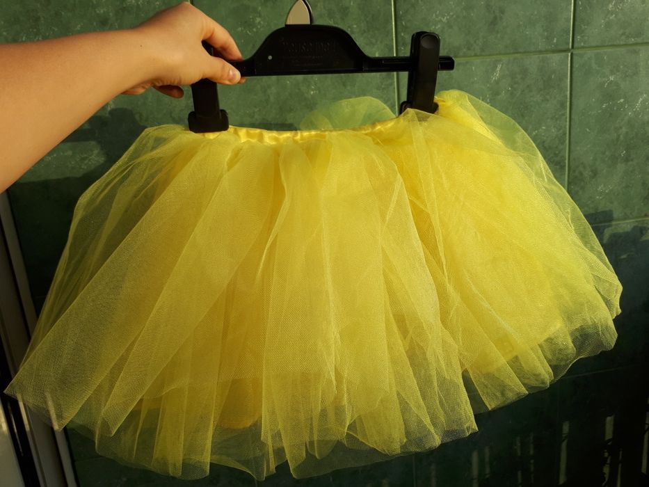 Spódniczka żółta, dziewczynka