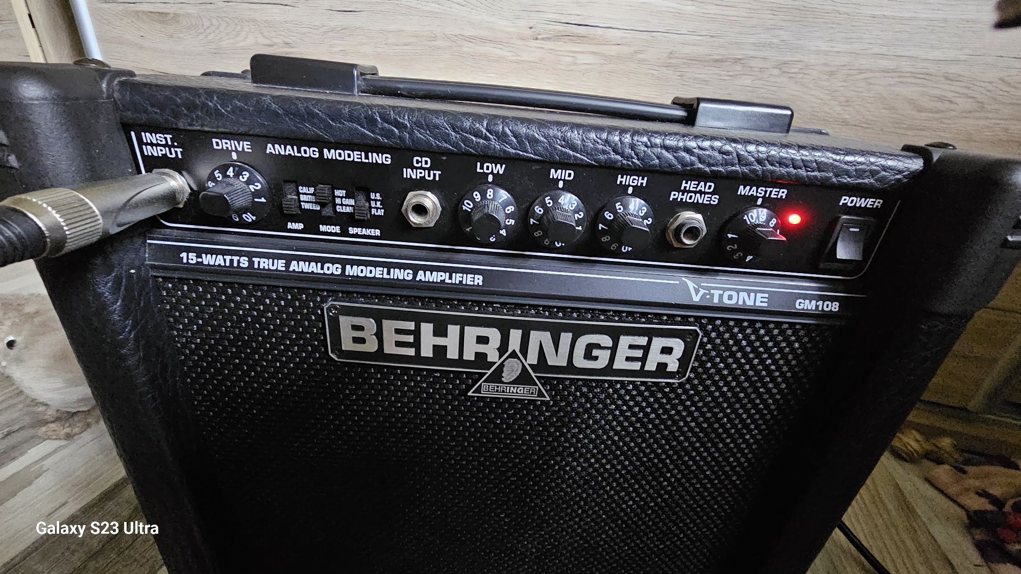 Wzmacniacz do gitary Behringer V-tone GM 108
