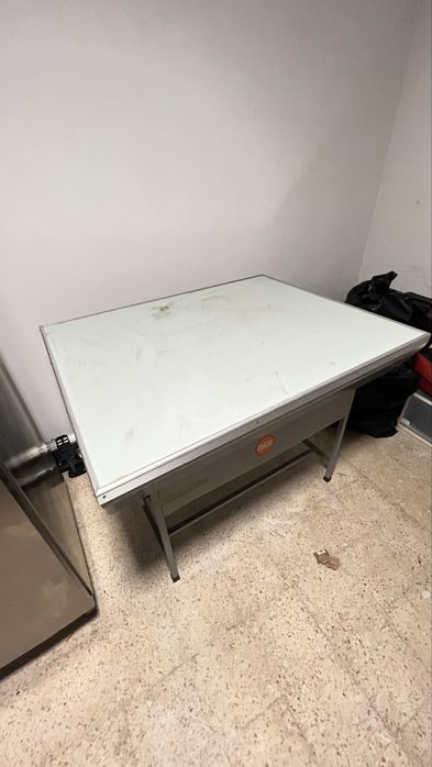 Mesa de luz grande