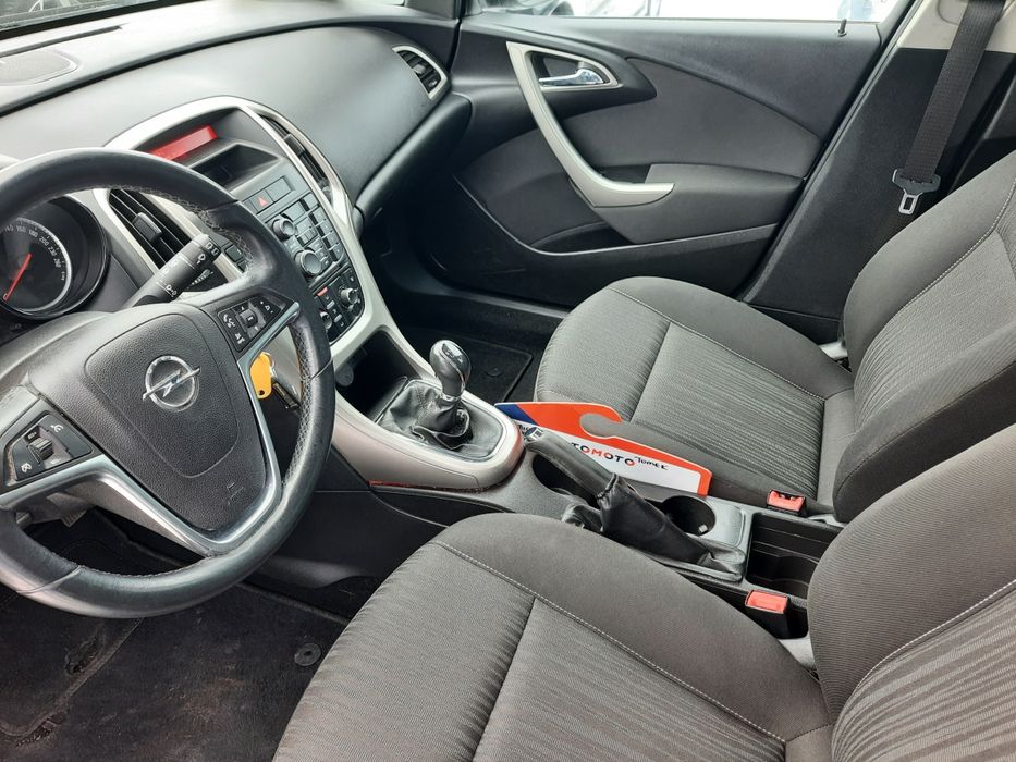 Ładny stan benzyna mały przebieg sprowadzony i zarejestrowany